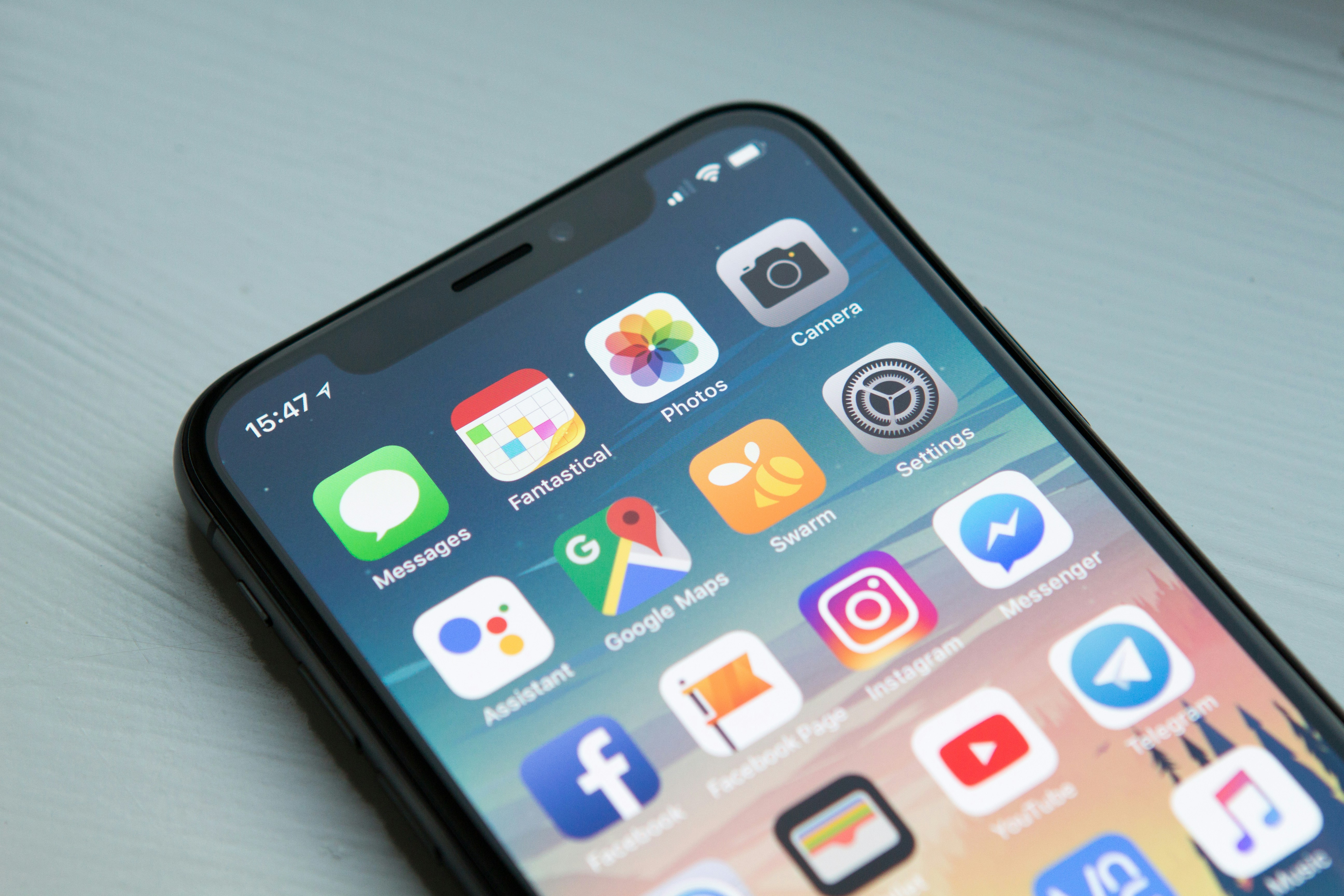 Social apps on a mobile phone